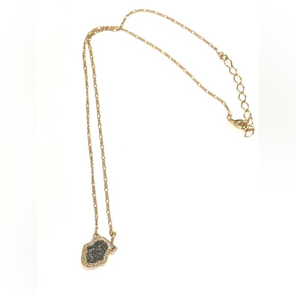 Elegant Gold and Silver Pendant Necklace - Picture 1 of 3